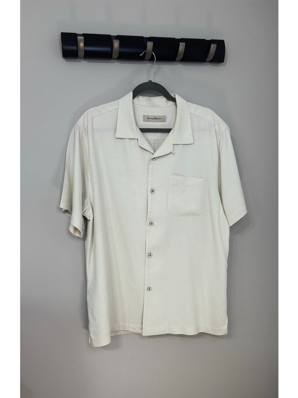 EUC Tommy Bahama men's cream color printed silk casual shirt, size large